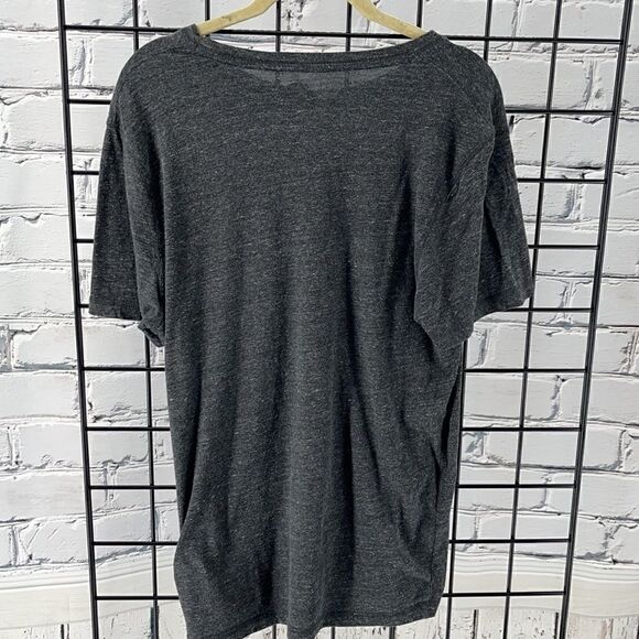 Old navy tee M  - Picture 4 of 4